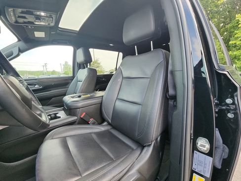 Used 2023 Chevrolet Suburban Z71 w/ Luxury Package AWD/4WD image 19