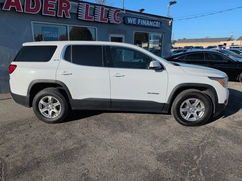 Used 2019 GMC Acadia SLE FWD image 2