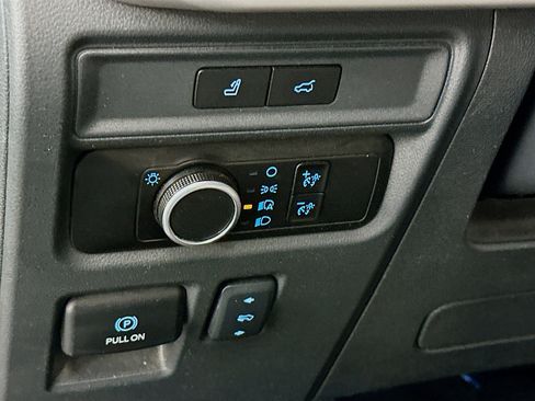 Used 2024 Ford Expedition Max XLT image 17