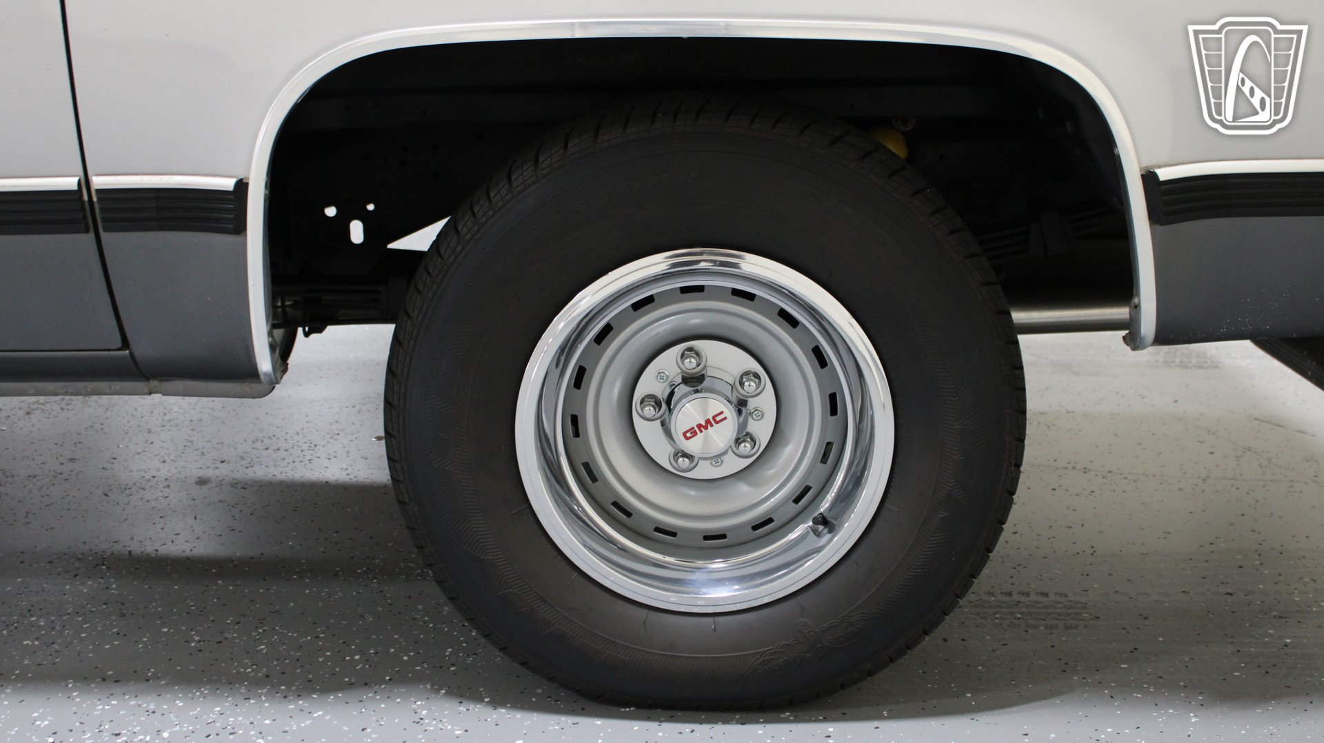 Used 1990 GMC Suburban 2WD image 40