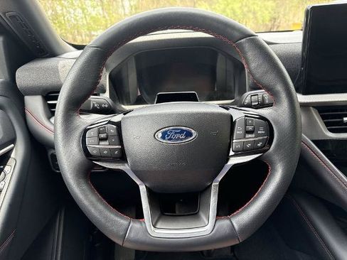 Certified 2025 Ford Explorer ST-Line AWD/4WD image 14