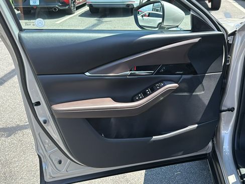 Used 2023 MAZDA CX-30 AWD 2.5 S w/ Premium Package image 9