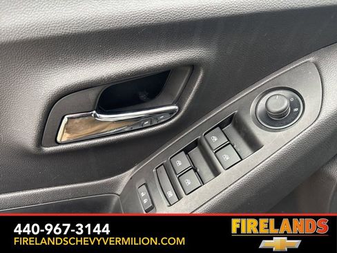 Certified 2022 Chevrolet Trax LS w/ Tint and Cruise Package image 15