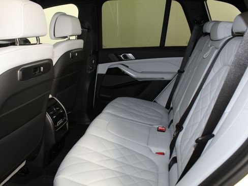 New 2026 BMW X5 xDrive40i w/ M Sport Package AWD/4WD image 22