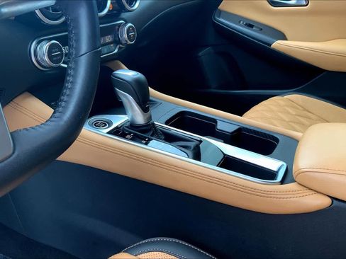 Used 2021 Nissan Sentra SV w/ SV Premium Package image 16