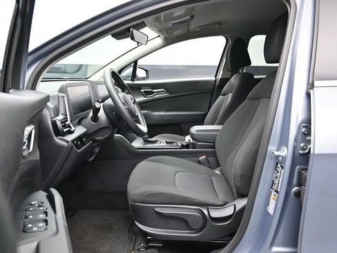 Used 2025 Kia Sportage LX AWD/4WD image 22