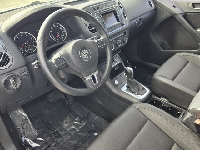 Used 2016 Volkswagen Tiguan S FWD image 11