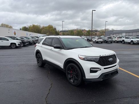 Used 2024 Ford Explorer ST w/ Equipment Group 401A AWD/4WD image 3