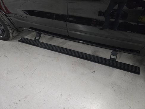 Used 2020 RAM 1500 Limited w/ Black Appearance Package AWD/4WD image 10