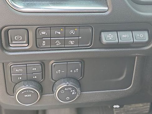 Used 2023 Chevrolet Suburban High Country w/ Premium Package 2 image 30