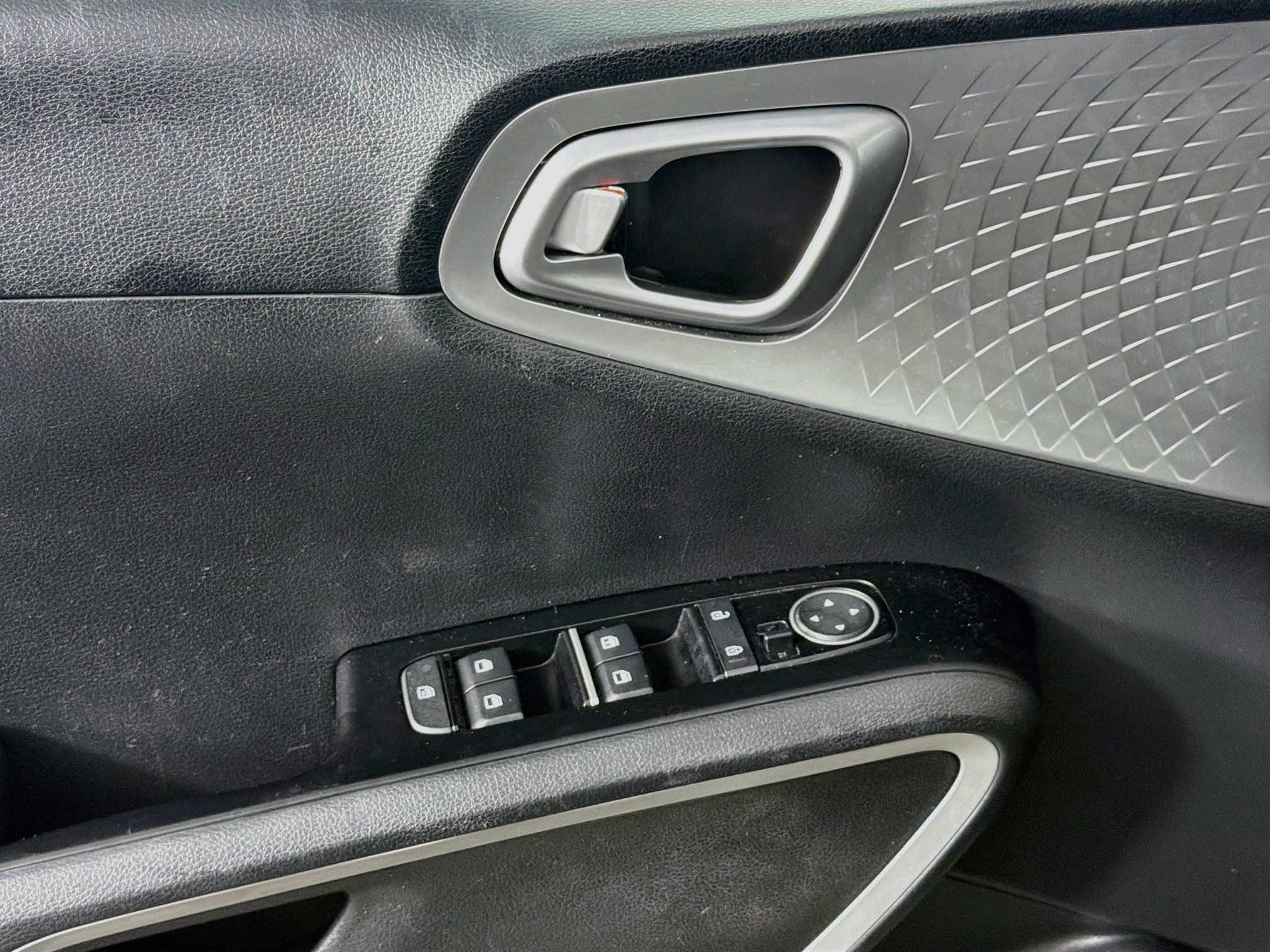 Used 2024 Kia Soul LX w/ Option Group 015 FWD image 15