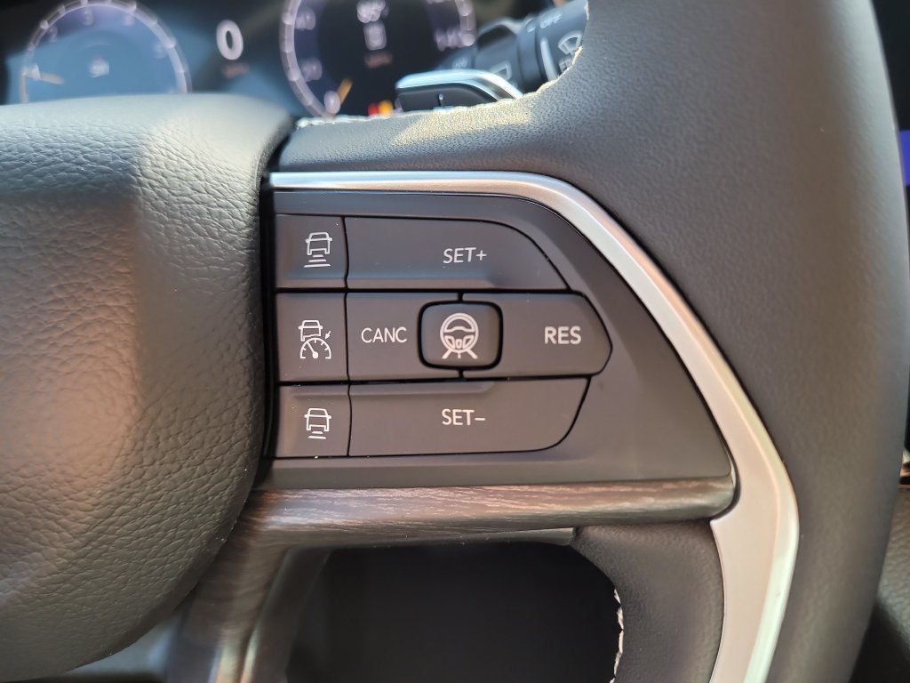 New 2027 Jeep Grand Cherokee Limited w/ Limited Altitude Package RWD image 33