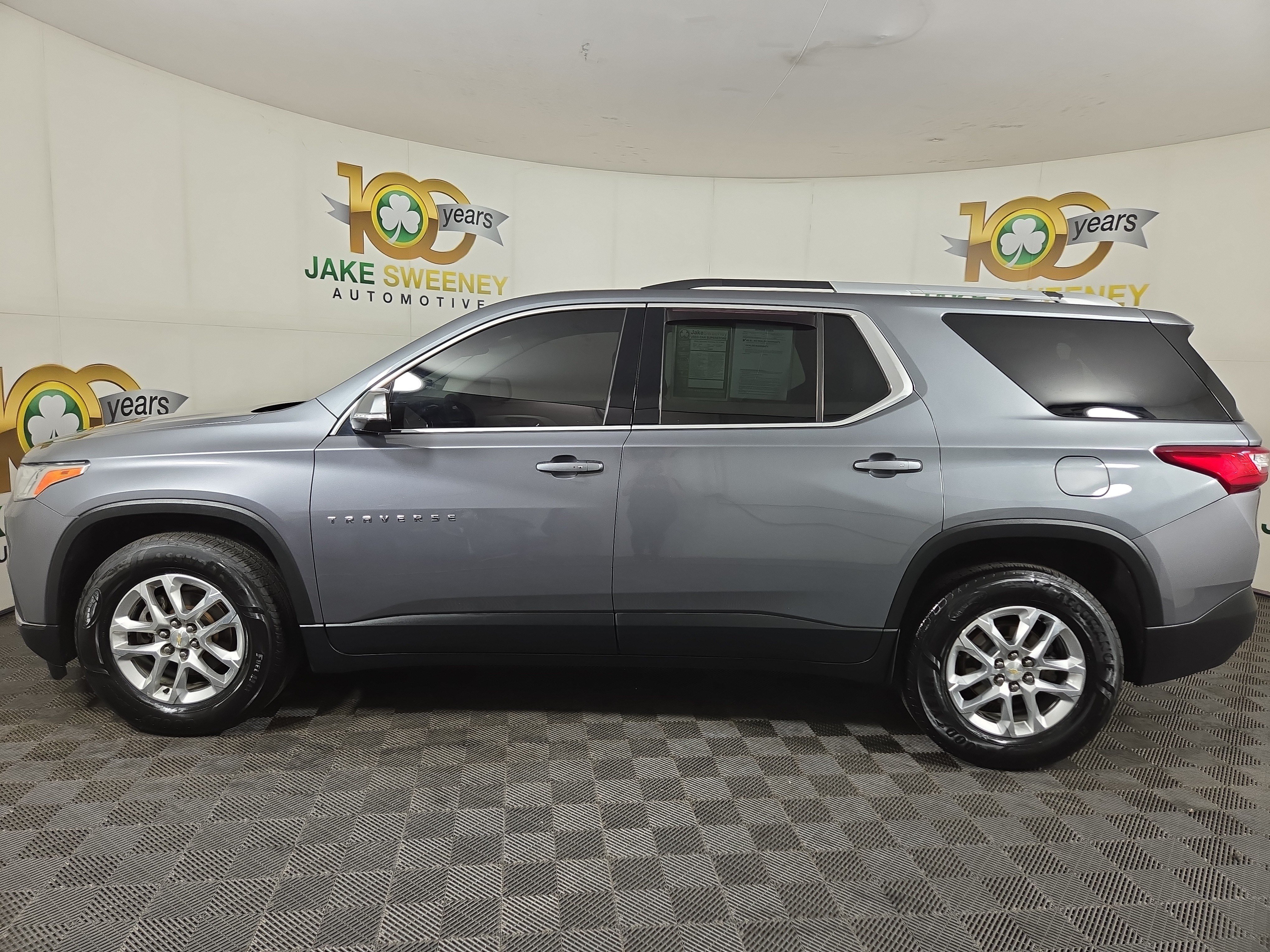 Used 2018 Chevrolet Traverse LT FWD image 4