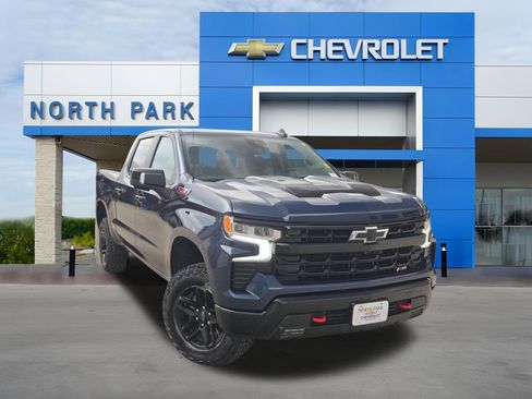 Certified 2023 Chevrolet Silverado 1500 LT Trail Boss w/ Convenience Package II AWD/4WD image 1