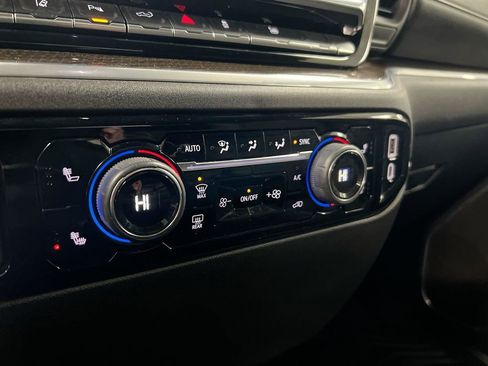 Used 2025 Chevrolet Silverado 2500 LT w/ Safety Package image 17