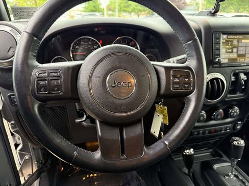 Certified 2016 Jeep Wrangler Unlimited Rubicon w/ Connectivity Group AWD/4WD image 21