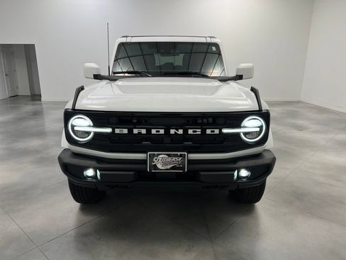 Used 2025 Ford Bronco Outer Banks AWD/4WD image 3