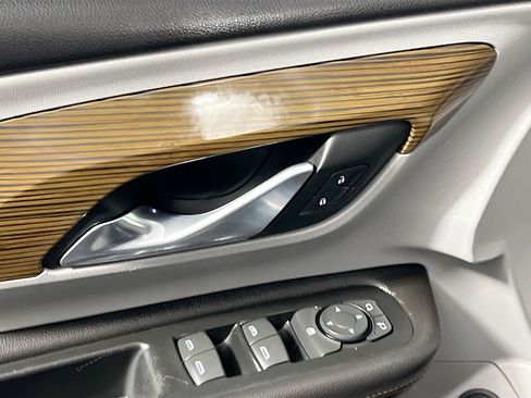 Used 2018 GMC Terrain SLE w/ Driver Convenience Package image 15