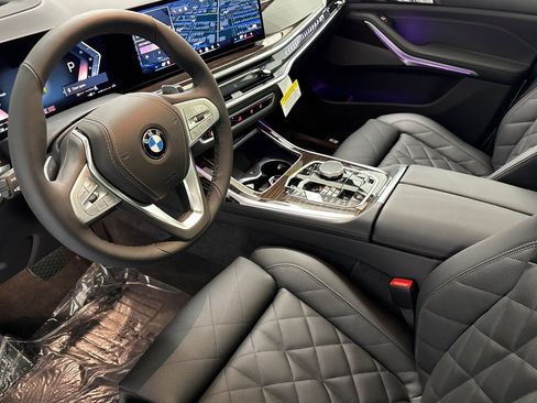 Used 2026 BMW X7 xDrive40i w/ Premium Package AWD/4WD image 4