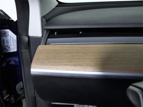 Used 2018 Tesla Model 3 Long Range image 28