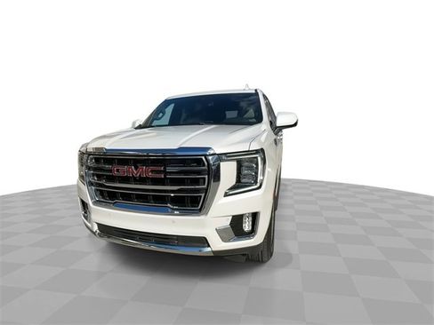 Used 2023 GMC Yukon SLT w/ SLT Luxury Package image 5