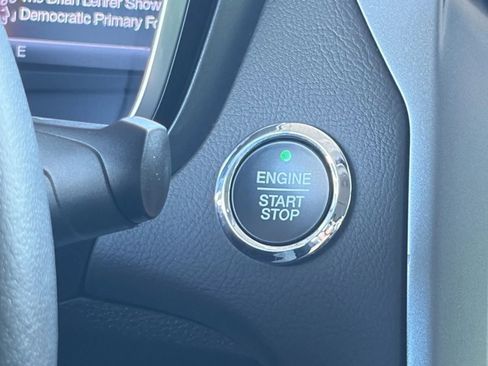 Used 2013 Ford Fusion Titanium w/ Titanium Driver Assist Pkg AWD/4WD image 25