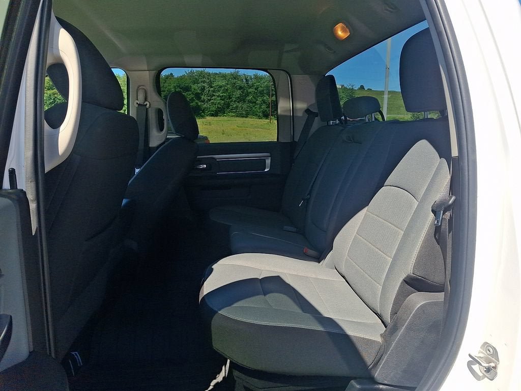 Used 2022 RAM 1500 Classic SLT AWD/4WD image 10
