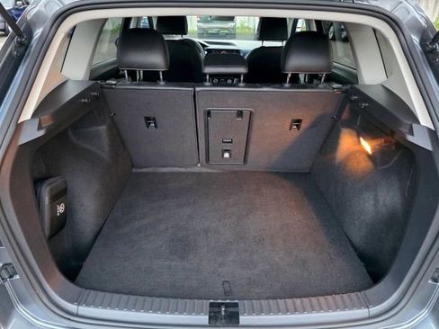 Used 2023 Volkswagen Taos SE w/ Panoramic Sunroof Package image 35