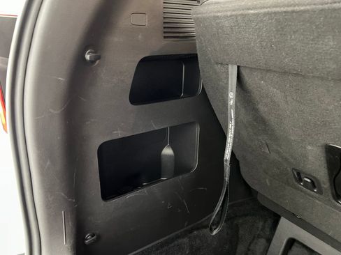 Used 2025 Kia Carnival FWD image 45