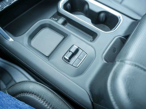 Used 2025 GMC Sierra 2500 Denali w/ Denali Reserve Package image 32