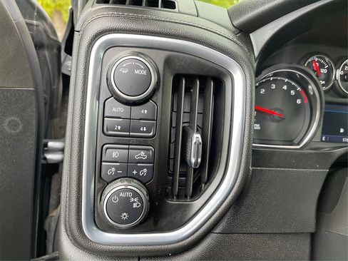 Used 2021 Chevrolet Silverado 1500 LT Trail Boss w/ Convenience Package II image 17