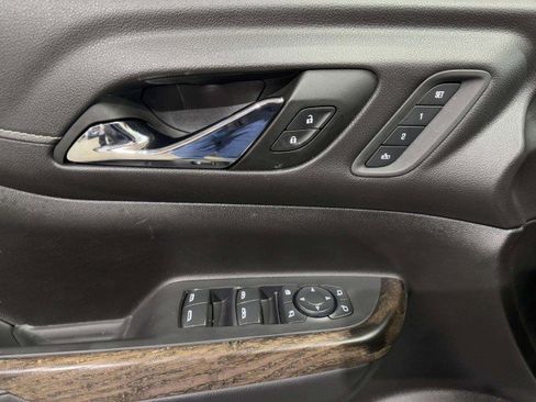 Used 2021 GMC Acadia Denali w/ Denali Technology Package image 24