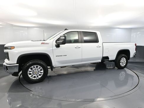 Used 2024 Chevrolet Silverado 3500 LT image 12