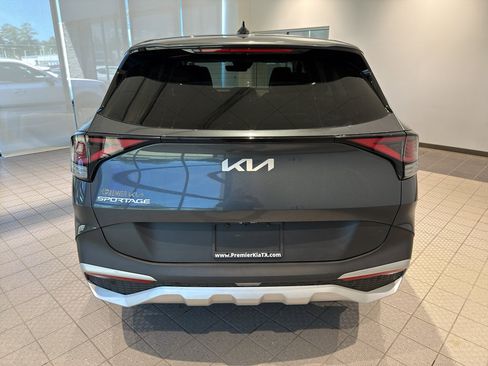 Used 2023 Kia Sportage EX FWD image 4