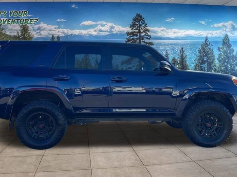 Used 2018 Toyota 4Runner SR5 image 4