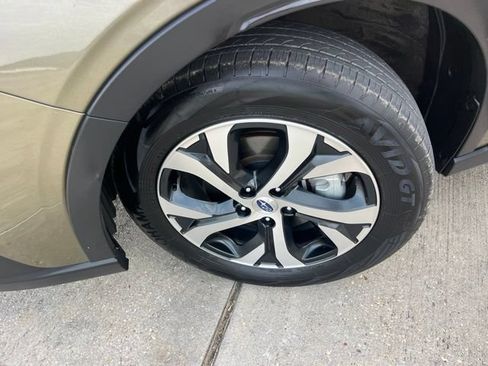 Used 2022 Subaru Outback Limited AWD/4WD image 30