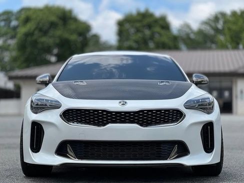 Used 2021 Kia Stinger GT RWD image 2