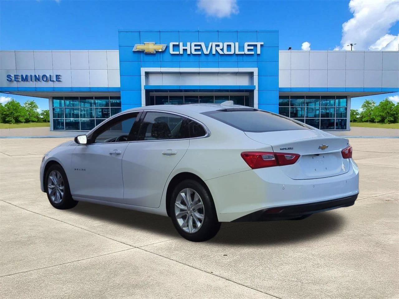 Used 2024 Chevrolet Malibu LT FWD image 3