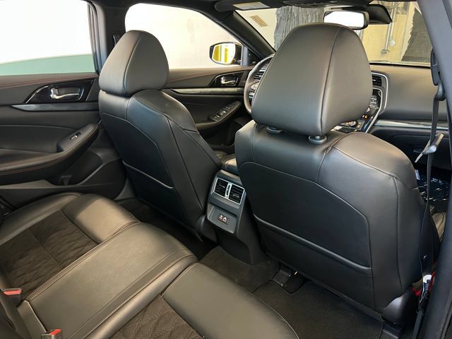 Used 2022 Nissan Maxima SR w/ Sport Mat Group FWD image 43