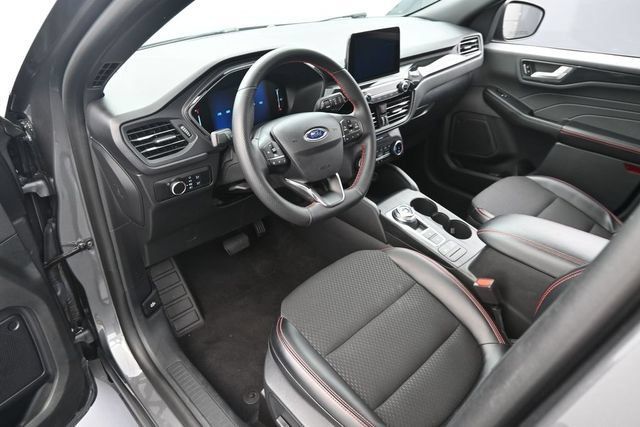 Used 2025 Ford Escape ST-Line FWD image 11