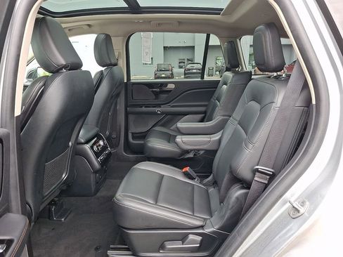 Used 2023 Lincoln Aviator AWD w/ Premium Package image 10