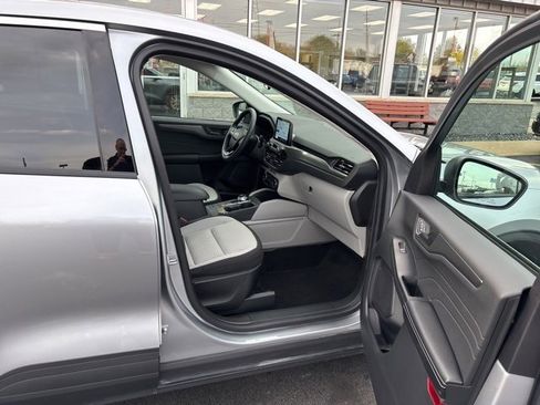 Used 2023 Ford Escape Active image 5