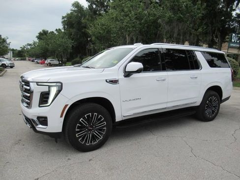 Used 2025 GMC Yukon XL Elevation RWD image 4