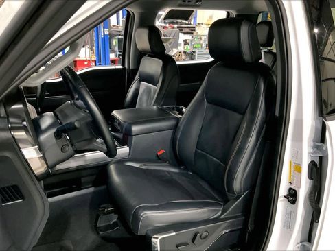 Used 2024 Ford F250 Lariat image 8