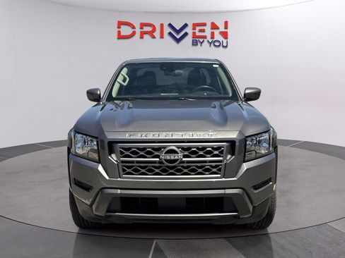 Used 2022 Nissan Frontier SV w/ Technology Package RWD image 9