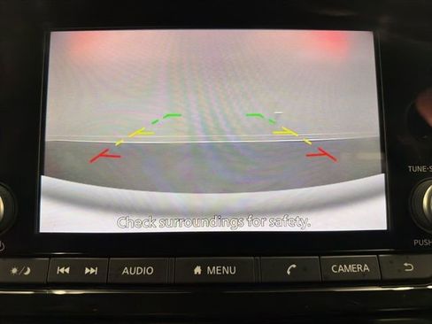 Used 2025 Nissan Pathfinder SV image 28