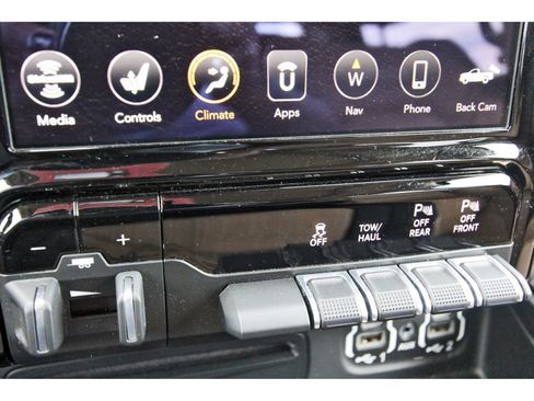 Used 2019 RAM 1500 Limited RWD image 28