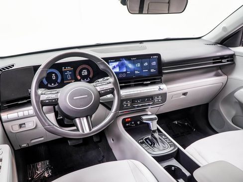 Used 2025 Hyundai Kona SEL image 5