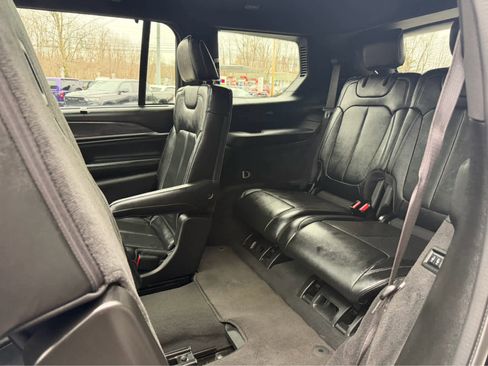 Used 2024 Jeep Grand Cherokee L Overland w/ Luxury Tech Group IV image 17