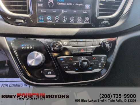 Used 2020 Chrysler Pacifica Touring-L Plus FWD image 20